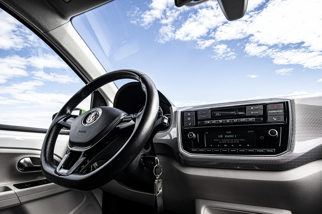 Voyager sereinement : astuces surprenantes pour des trajets en voiture avec enfants
